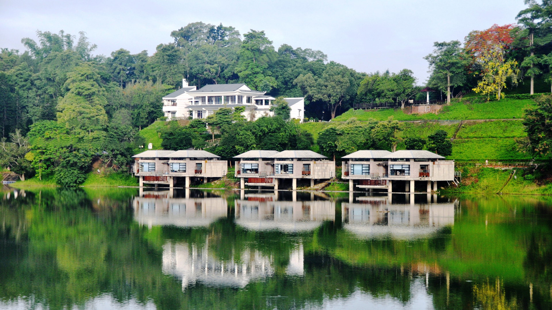 尖山埤渡假村 醉月小築湖景